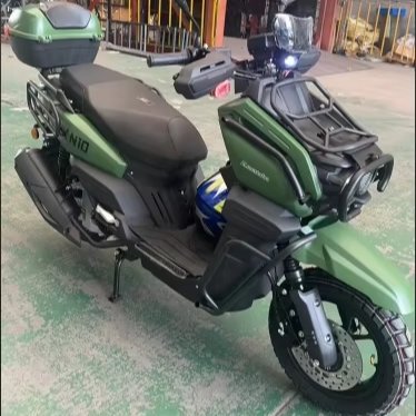Hot Selling on Sale 150CC & 200CC Gas Scooters Single Cylinder Engine Front & Rear Disc Brake Adult Gasoline Motorcycles Moped